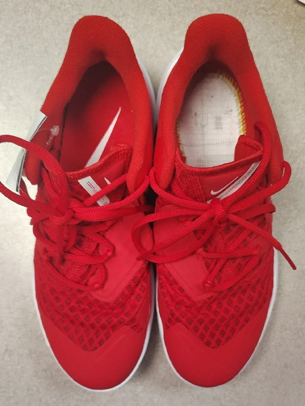 Nike Red Men's Athletic Mesh Sneakers with White Midsole. Missing Left Sole US 7